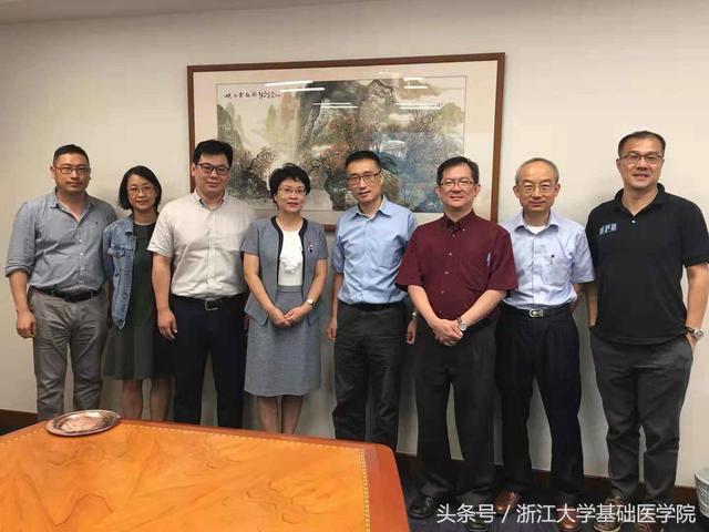基础医学院代表团访问新加坡国立大学