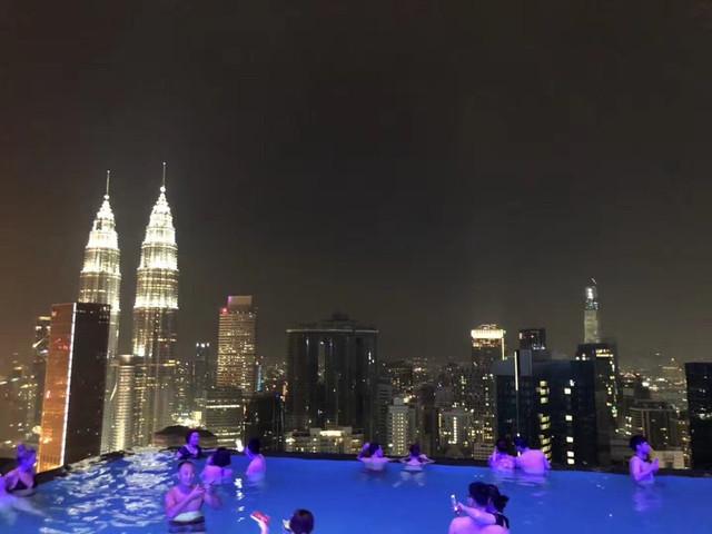 无边泳池，伍佰演唱会，仙本那潜水，美食打卡……玩出新高度的资深玩家马来西亚shi yo