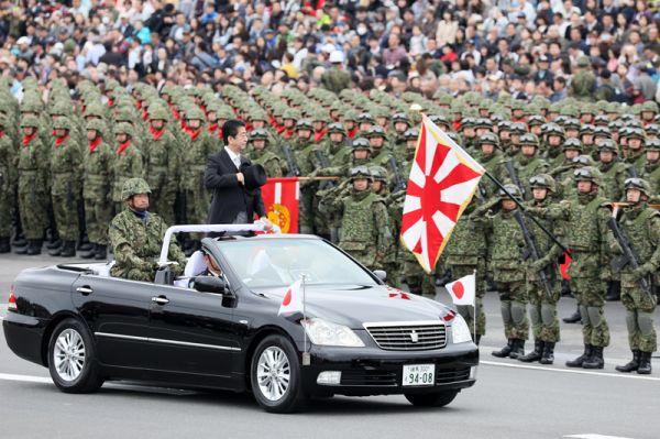 美媒称日本自卫队高调表现意在制衡中国 助推武器外销