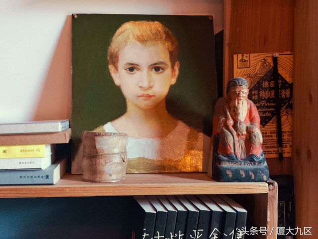 闹市之中，有一隐室