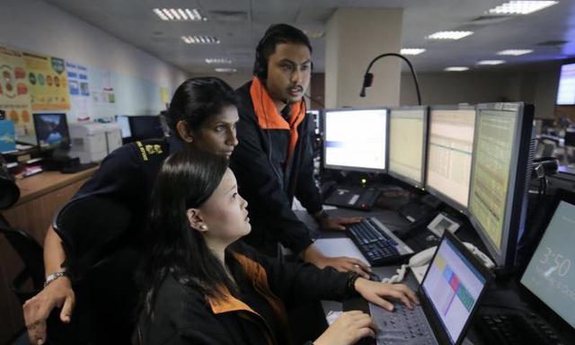 新加坡行动控制中心借调专业护士为拨电者提供急救指导