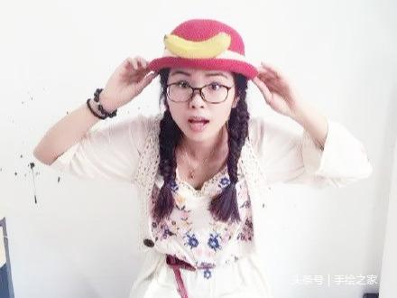 没想到吧！毫不起眼的青苔、斑驳的旧墙面，在她的笔下……