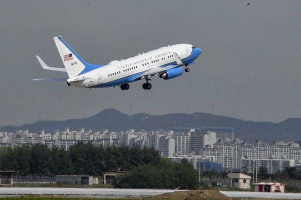 锐参考｜彭斯“诋毁中国”话音刚落，美国国务卿今天就来华做这件事了