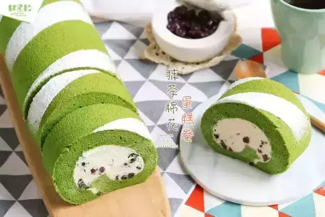 这个小姐姐做的蛋糕卷美哭了，外面卖的根本都不算啥！