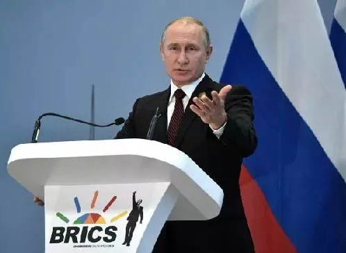 普京力挺人民币，一语道出美国重大战略错误