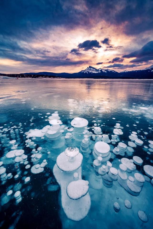 奇幻寒冬！去加拿大摄冰泡湖梦幻的冰雪童话，还可以追逐神秘北极光