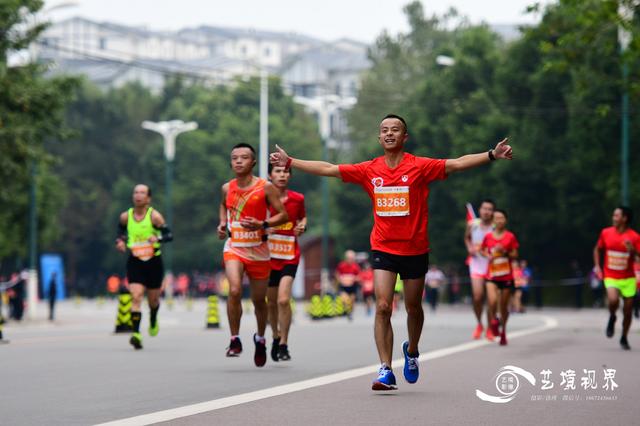 小平故里——2018韵动中国·2018广安国际马拉松图集之一