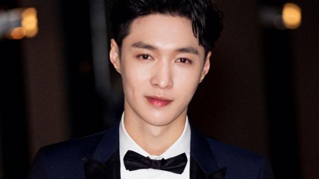 坚持中国国籍的新加坡演员，究竟是什么成就了他的一颗中国心？