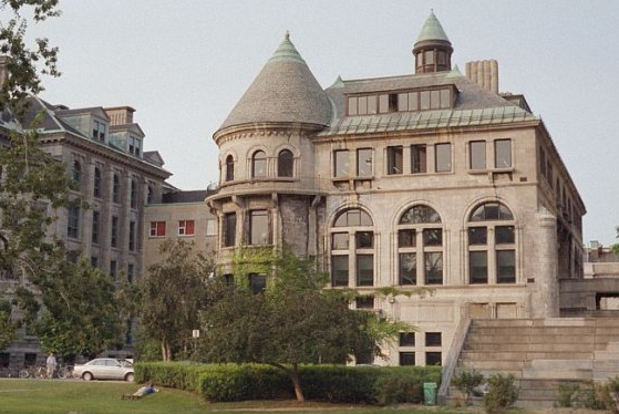 在加拿大比较有优势的几个大学和专业