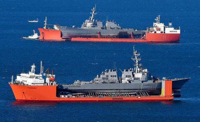 美国两艘被撞残废驱逐舰不期而遇 !