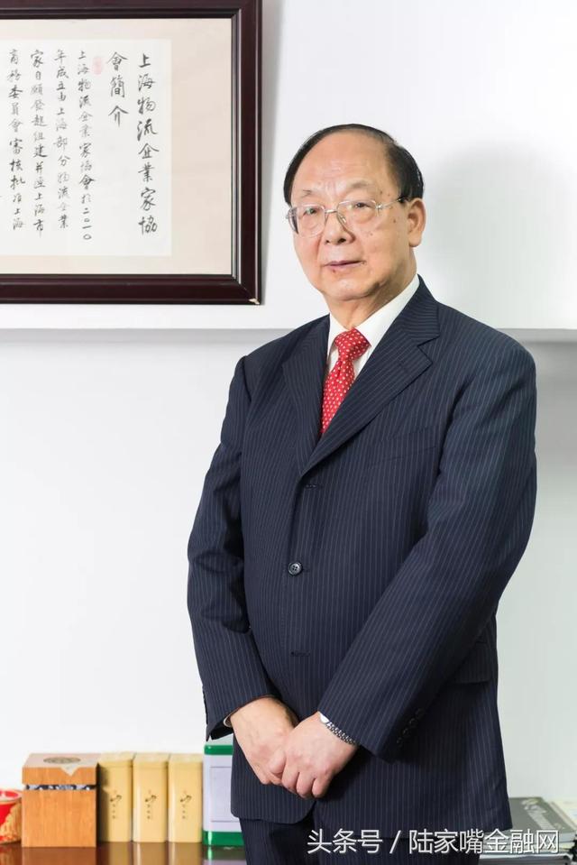 上航原总裁范鸿喜：首创“空嫂”服务 把家庭温馨融入客舱