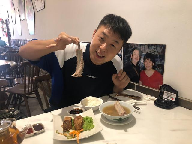 网友新加坡偶遇杜海涛 赞其非常友好和善