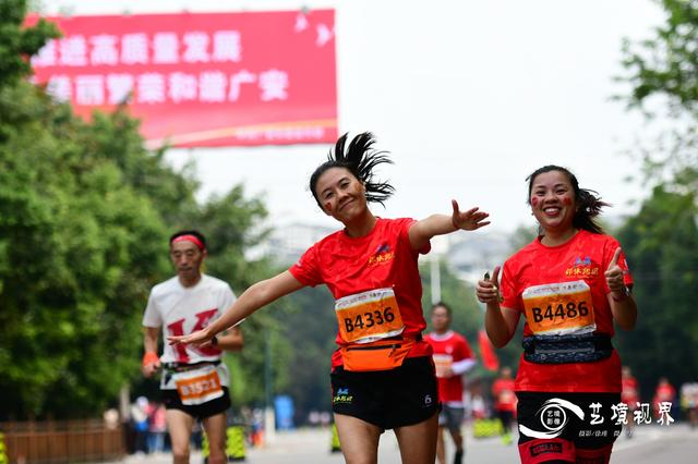 小平故里——2018韵动中国·2018广安国际马拉松图集之一