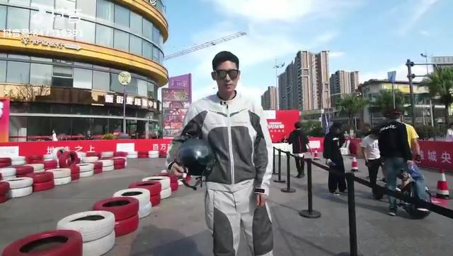 一抖成名！参与新街里抖音挑战赛，赢全球游！