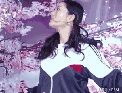 杭州小学1万块校服，英国穿2万块定制，日本全套Armani……