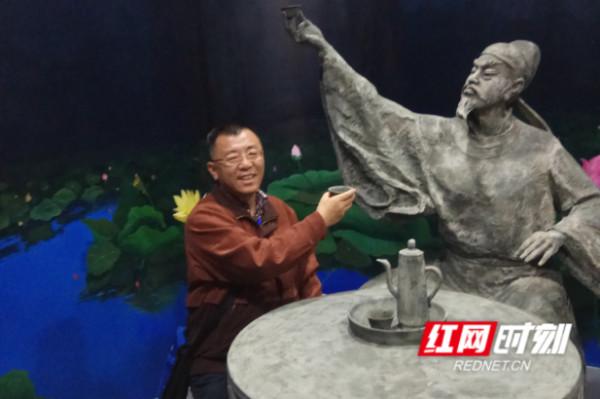 洪烛：诗人永远是风景的知音