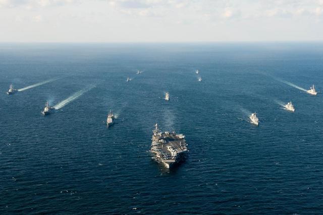 美国军舰频闯南海原因何在？