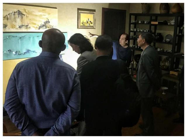 新加坡蔡志礼博士一行莅临河南通俗文化研究会王国平创作室交流