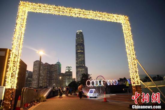 香港举办最大型户外光影节