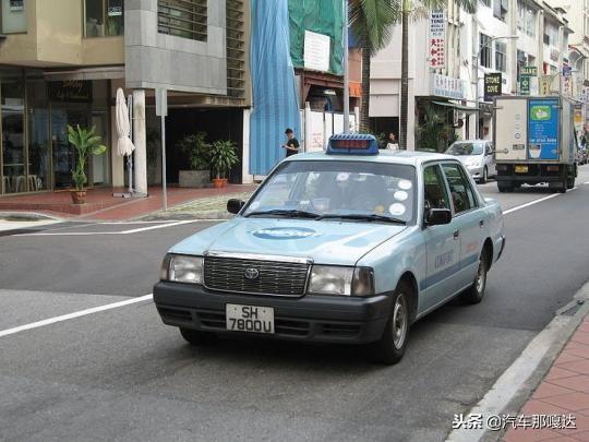 谁说没有日系出租车？丰田皇冠出租车在新加坡运营30年称公路之王