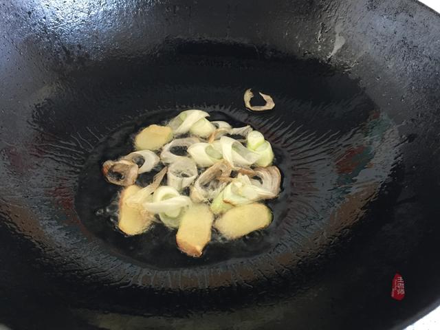 零失败的咖喱鸡肉饭，快手菜料足好吃又美味，汤汁拌饭温和又清香