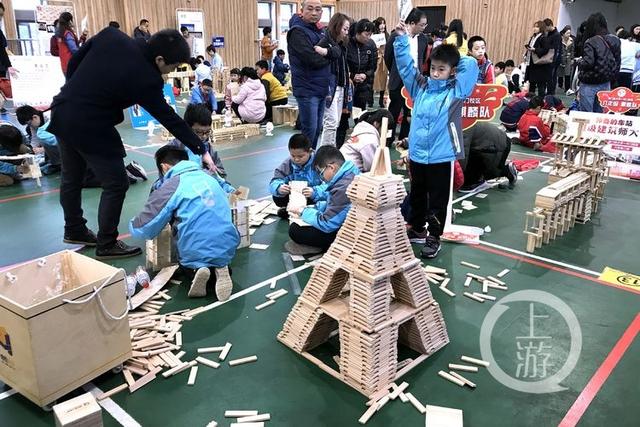 泰姬陵、双子塔、港珠澳大桥……看中小学生用积木搭建世界名胜