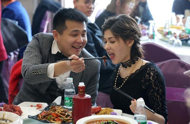 两年前该国全面禁止转基因 现在宣布将向中国供应大豆和禽肉
