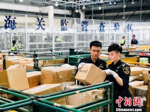 “双11”吸引力有多大？海外华人跨海“剁手”