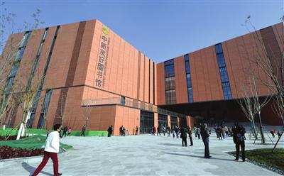 你期待的“网红打卡地”纳客了──中新友好图书馆开馆首日见闻