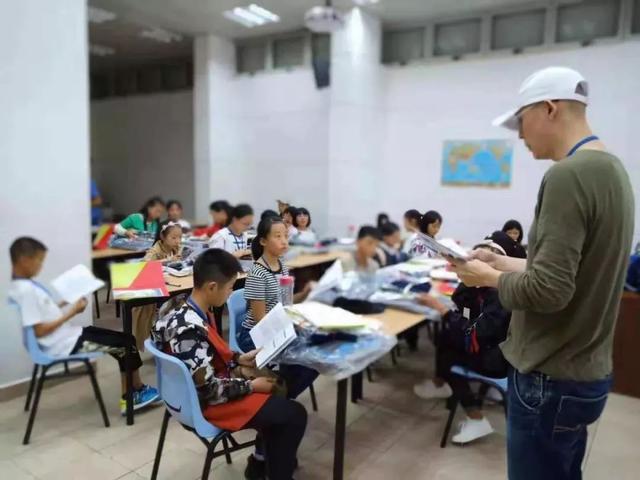 保靖县8名学生赴新加坡参加“世界同窗”学生交流计划