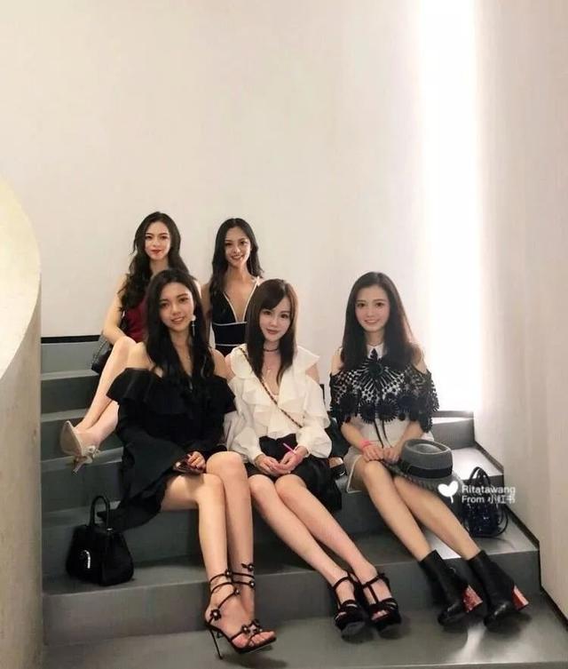 颜值全靠P图，抄袭卖山寨，拒绝大牌offer，网红姐妹团戏精到家了