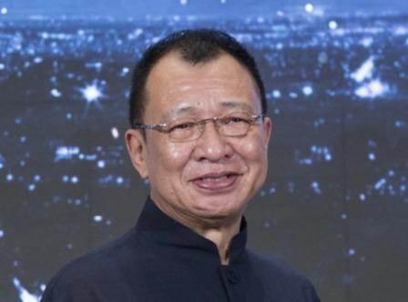 许绍雄服务TVB44年比当红小生更抢手，强调未离巢欢喜哥将再回归