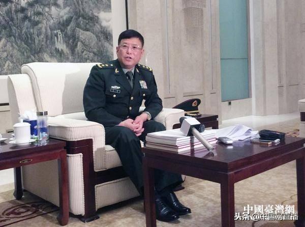 解放军中将何雷：不希望这代人等台湾回归，再把头发等白