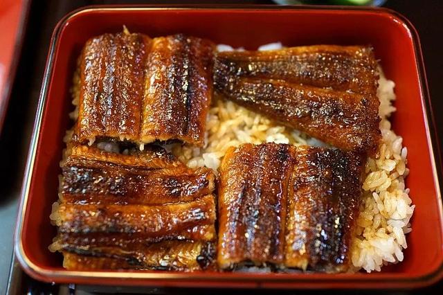 去日本鳗鱼名产地，吃上一碗地道鳗鱼饭