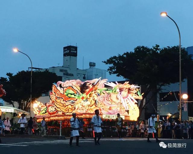 浴衣、祭典和烟花，与日本有关的夏日