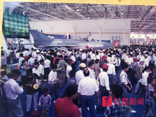 改革开放40年·航空丨从首次航模参展到如今梦幻歼-20