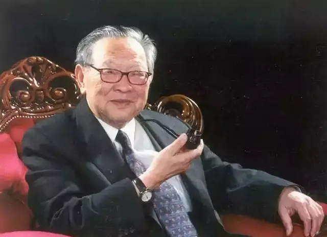 金庸去世：一代武侠风云史