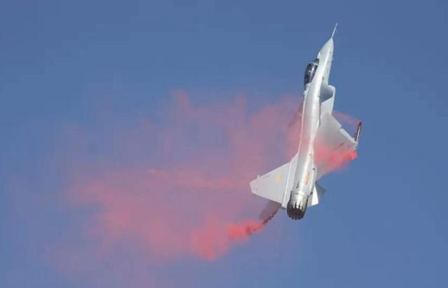 珠海航展已近尾声，谁才是最大亮点？先听听外媒怎么评价