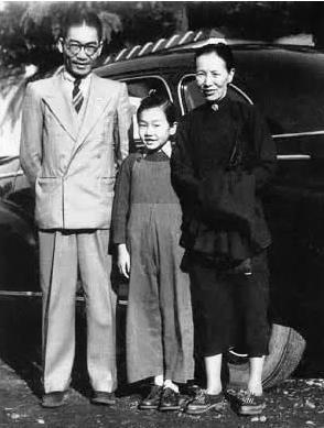 这位中国著名的女作家为什么在日本投降第二年去了东京大学执教？