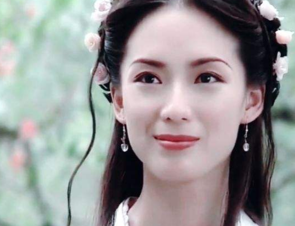 凭“何仙姑”走红，成为首个破产的女明星，如今成单亲妈妈