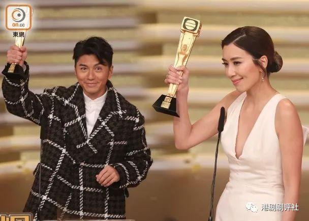 齐齐双料！袁伟豪黄智雯夺TVB新加坡马来西亚视帝、视后