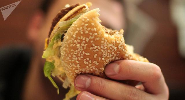 日本麦当劳早餐中发现碎牙