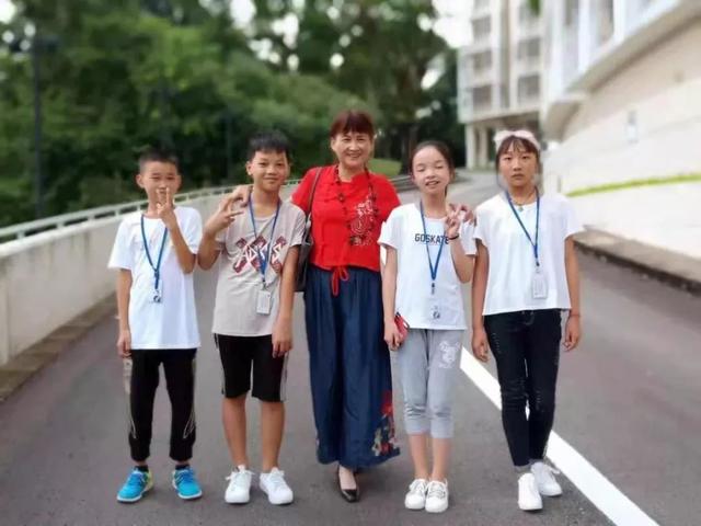 保靖县8名学生赴新加坡参加“世界同窗”学生交流计划