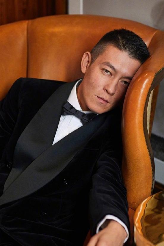 陈冠希登上新加坡版《T Magazine》12月刊封面