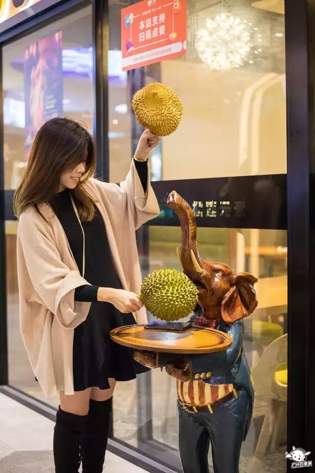火爆新加坡的榴莲专门店，全球第二家来广州了！6元开吃……