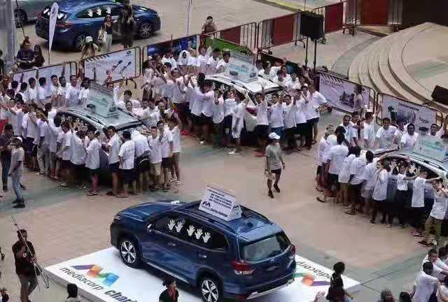 新加坡竟然还有这么奇葩的耐力摸车比赛！活着么久还是第一次见！