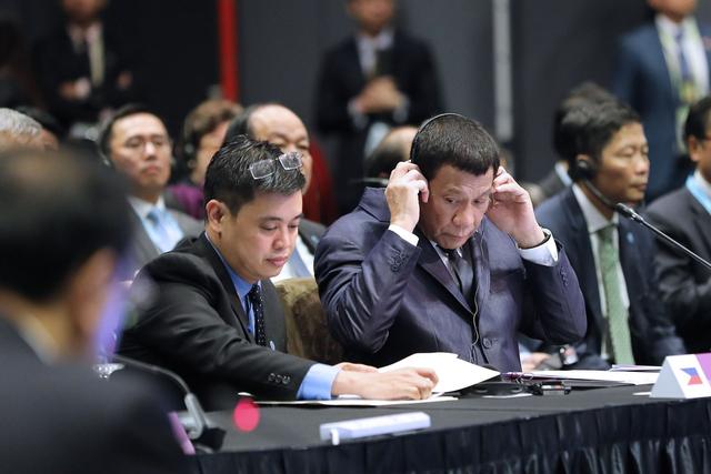 菲律宾总统对美国发出了勇敢的控诉：别再闹事了！中国就在那里！