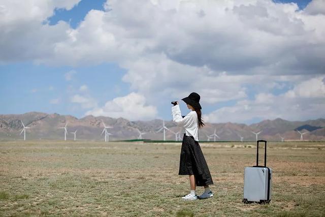 国内航空公司免费托运行李箱最大尺寸是多少？