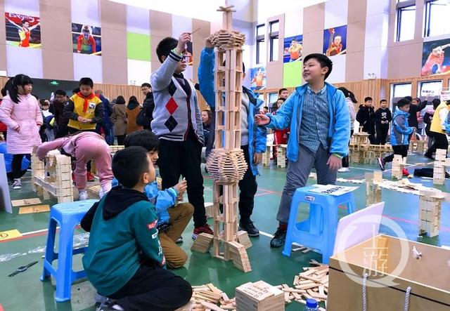 泰姬陵、双子塔、港珠澳大桥……看中小学生用积木搭建世界名胜