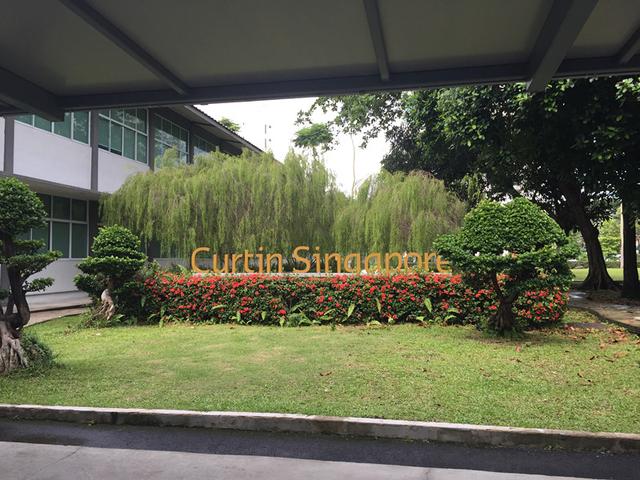 新加坡留学学费太贵？这所学校好牛掰！给优秀的你立减20000+